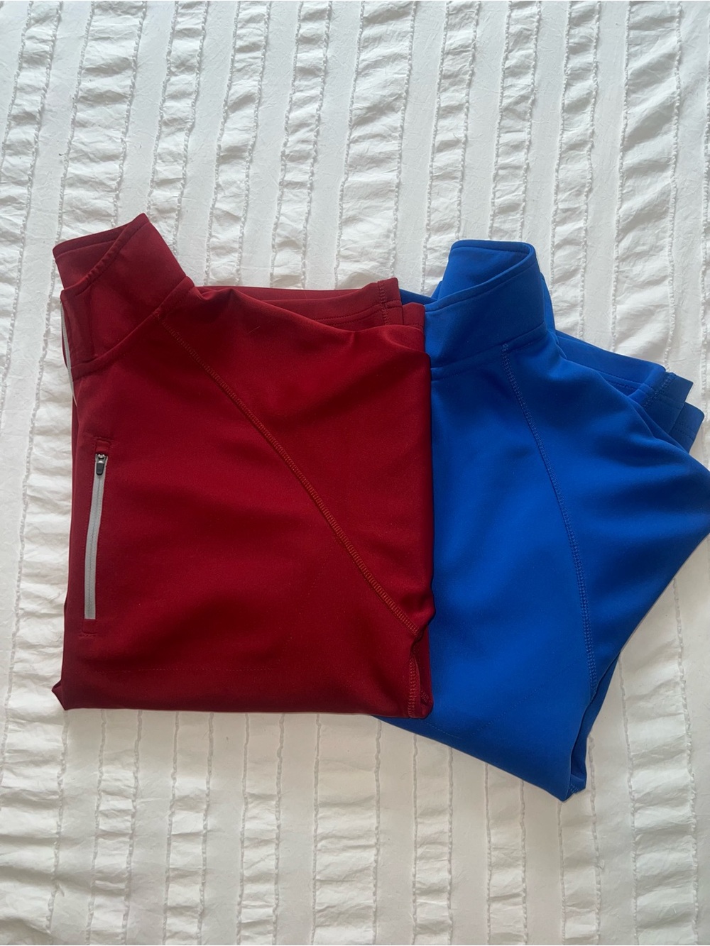 Roundtree & Yorke Men’s Athletic Pull Over set of 2- Red and Blue